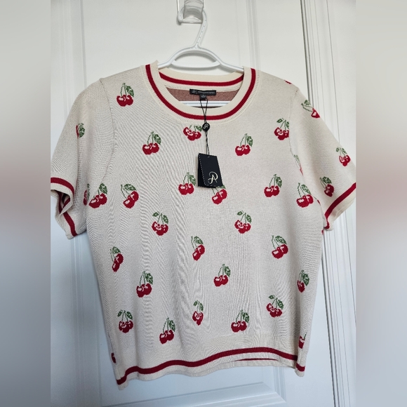 NWT Adrianna Papell Sweater Top Short Sleeve Size L Cherries Print Cream/Red - Picture 2 of 9